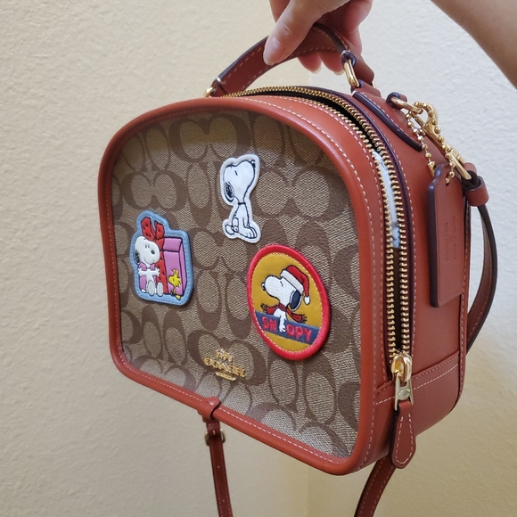 Coach  X Peanuts Lunch Pail In Signature Canvas With Snoopy And Patches - Picture 15 of 15